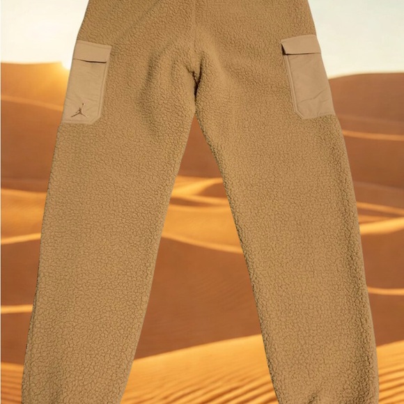 Nike Air Jordan High Pile Sherpa Brown Fleece Joggers Size S Men’s - Picture 2 of 5